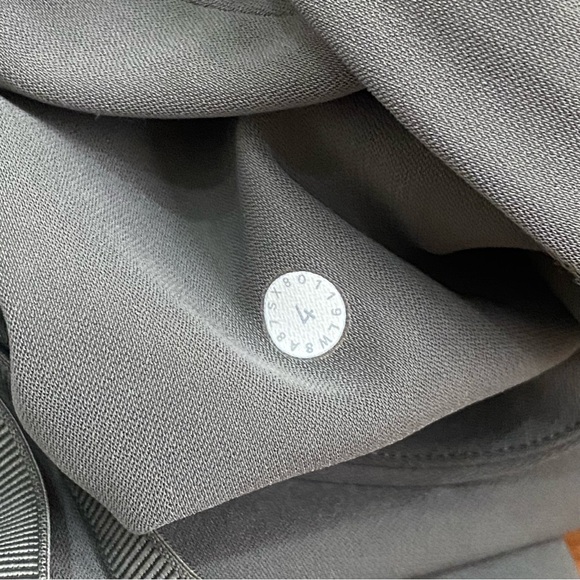 LULULEMON Athletica Gray Sage On The Fly Skirt Size 4 - Picture 11 of 16